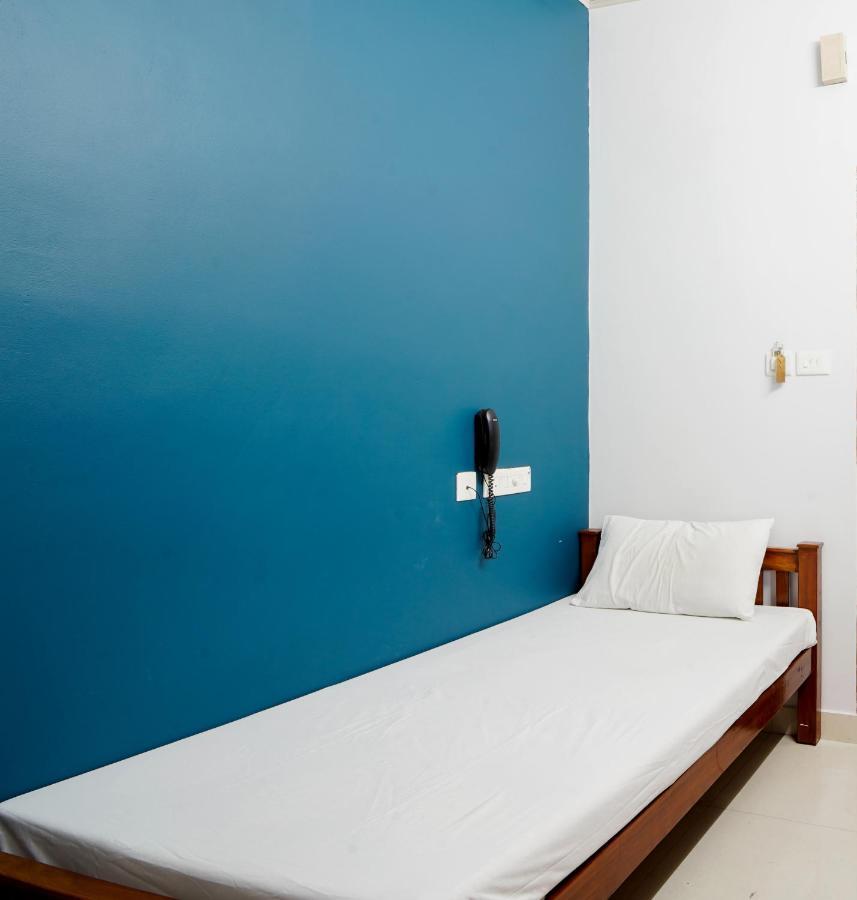 Hotel Reach Residency Kochi Exterior foto
