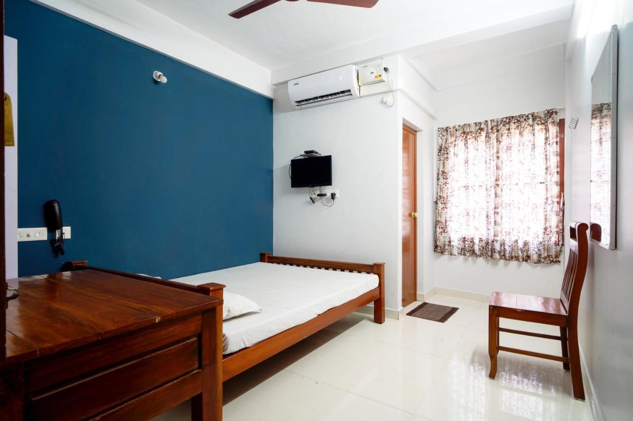Hotel Reach Residency Kochi Exterior foto