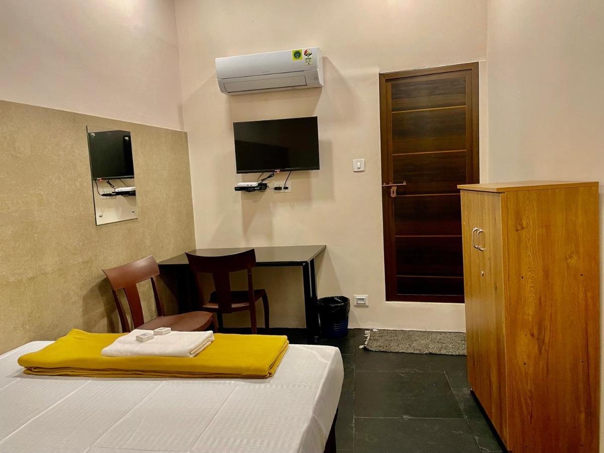 Hotel Reach Residency Kochi Exterior foto