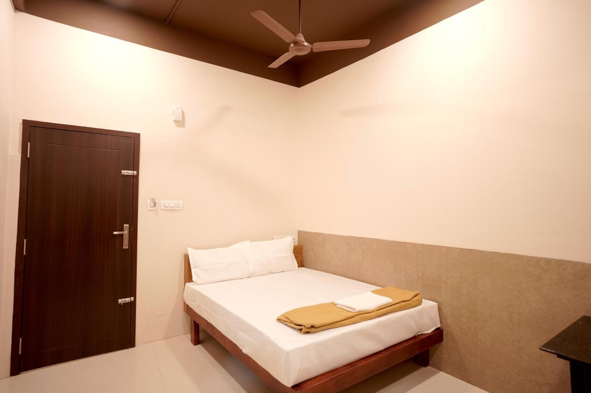 Hotel Reach Residency Kochi Exterior foto